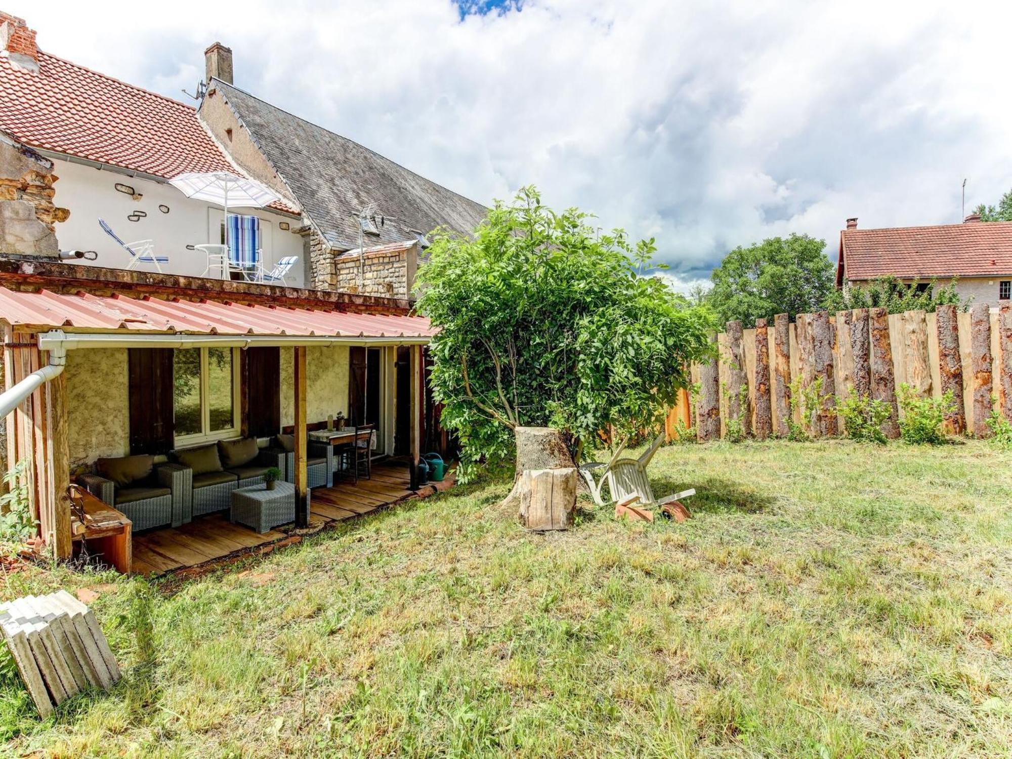 Traditional Holiday Home In Brinon Sur Beuvron Esterno foto